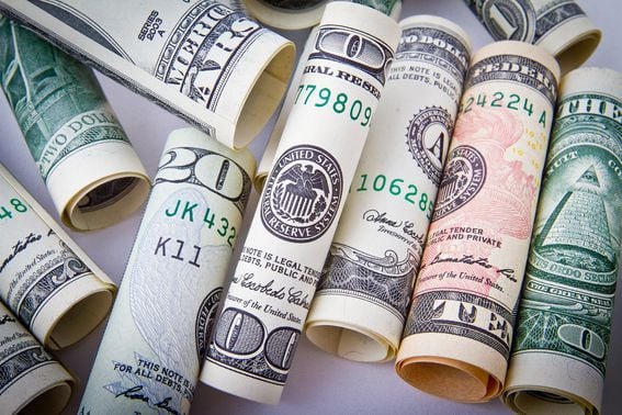 Dollar, money, cash (NikolayFrolochkin/Pixabay)
