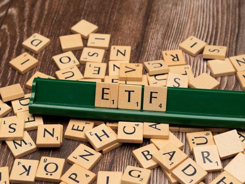 Bitcoin ETF Net Inflows Slow to a Trickle as Price Flattens