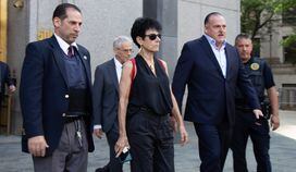 Barbara Fried, center, and Joseph Bankman, second from the left, exiting a New York courthouse on Aug. 11, 2023. (Victor Chen/CoinDesk)