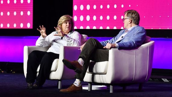 Jenny Johnson, president and CEO of Franklin Templeton (left) (Shutterstock/CoinDesk)