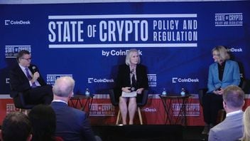 The Congressional Keynote: Sens. Lummis, Gillibrand Discuss Crypto Regulation