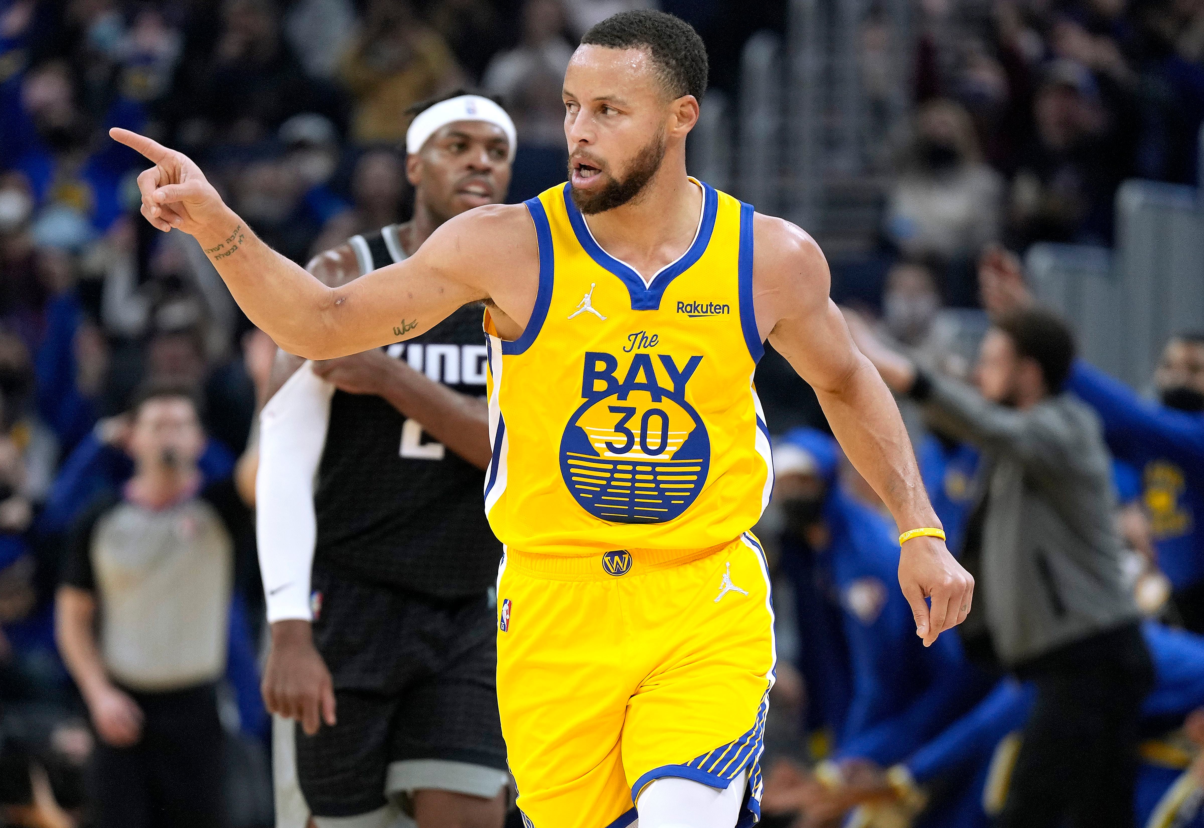 Dalset aburrido exterior Under Armour Steps Into the Metaverse With 'Wearable' Steph Curry Sneakers