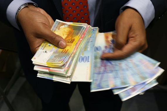 swiss-currency-following-swiss-national-banks-decision-to-end-franc-cap