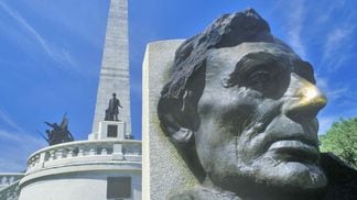Abraham Lincoln image via Shutterstock