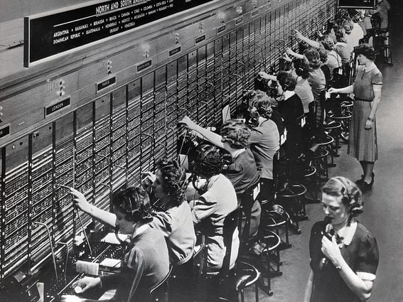 CDCROP: Photograph of Women Working at a Bell System Telephone Switchboard (Wikimedia)