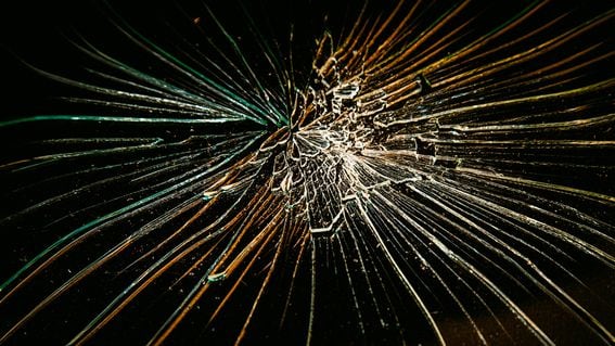 Broken glass (Sonny Abesamis/Flickr)