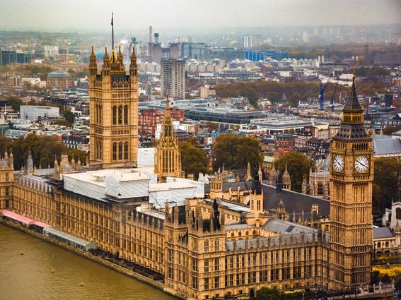 CDCROP: UK Parliament River Thames London, England (Unsplash)
