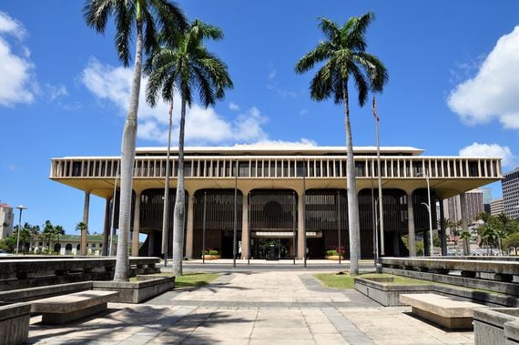 Hawaii's bill would green-light banks as crypto custodians. But it doesn't solve the double-reserve problem that pushed Coinbase out in 2017. Credit: Shutterstock