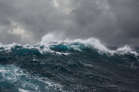 ocean-wave-during-storm