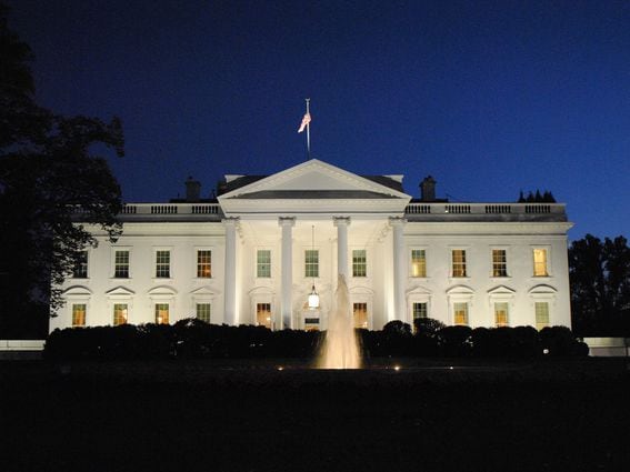 CDCROP: The White House in Washington D.C., DC, USA (Tabrez Syed/Unsplash)