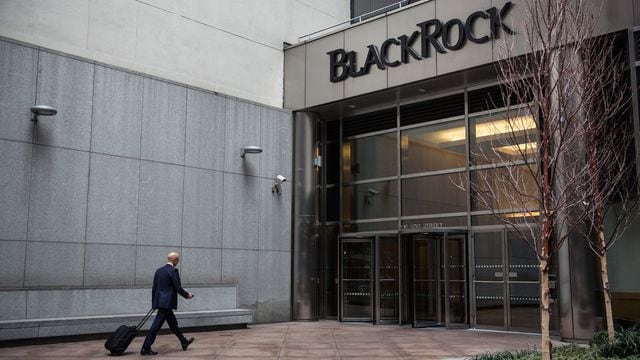 BlackRock, Other Potential ETF Provicers Reveal Fees; ARK Invest Unloads COIN