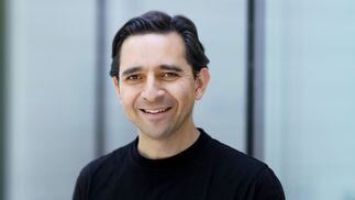 Headshot of Starknet Foundation CEO Diego Oliva