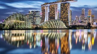CDCROP: Singapore cityscape (Shutterstock)