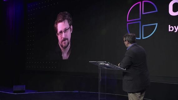 Edward Snowden Explains Why He Doesn't Talk About Ukraine Crisis
