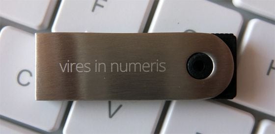 ledger-wallet-nano-review-vires-keyboard