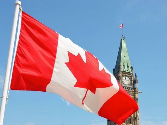 CDCROP: Canadian flag (Unsplash)