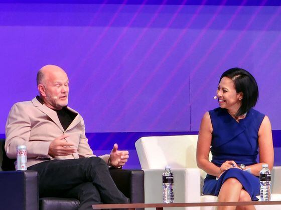 CDCROP: Galaxy Digital CEO Mike Novogratz talks to Bloomberg's Haslinda Amin at the Token 2049 conference in Singapore. Sept. 2022 (Sam Reynolds/CoinDesk)