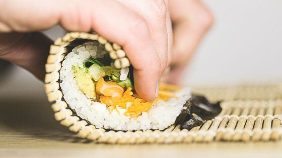 Sushi Rolling Roll Ups (Unsplash)
