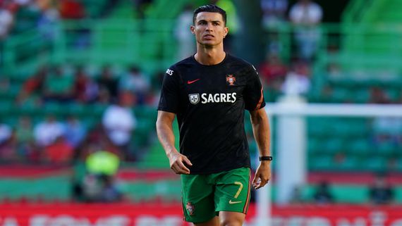 Binance Signs Football Star Cristiano Ronaldo for NFT Push