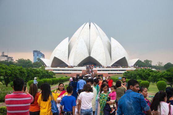 The Lotus Temple in New Delhi, India (Matthew TenBruggencate/Unsplash)