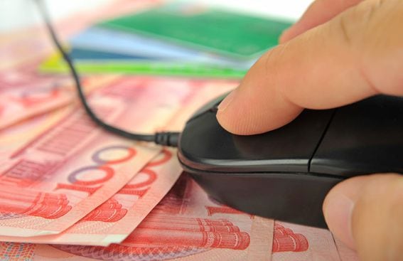 Chinese money and mouse