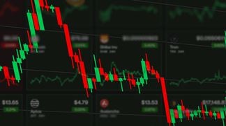 CDCROP: Charts Graph Markets Indices candlestick (Rob Mitchell/CoinDesk)