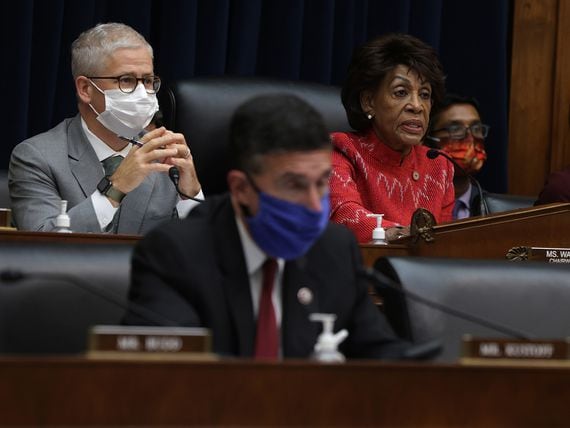 Rep. Patrick McHenry (left) and Rep. Maxine Waters (Alex Wong/Getty Images)