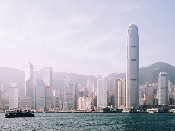 Las noticias positivas sobre regulación que llegan desde Hong Kong también están impulsando un repunte en las criptomonedas. (Unsplash)