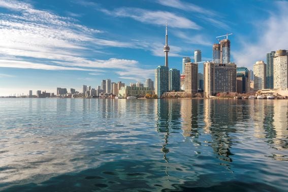 Toronto skyline (Shutterstock)