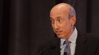 Coinbase is getting set to tell a judge why the U.S. Securities and Exchange Commission, under Chair Gary Gensler, has improperly picked a legal fight with the exchange. (Jesse Hamilton/CoinDesk)