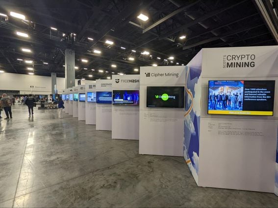 Rows dedicated to miners at the Bitcoin 2022 conference in Miami. (Aoyon Ashraf/CoinDesk)