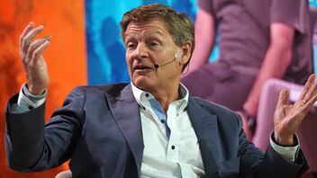 'Big Short' Author Michael Lewis Weighs in on FTX Collapse Ahead of SBF Trial; Bitcoin Breaks Above $28K