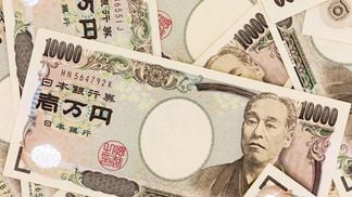 CDCROP: Japanese Yen money currency (Shutterstock)