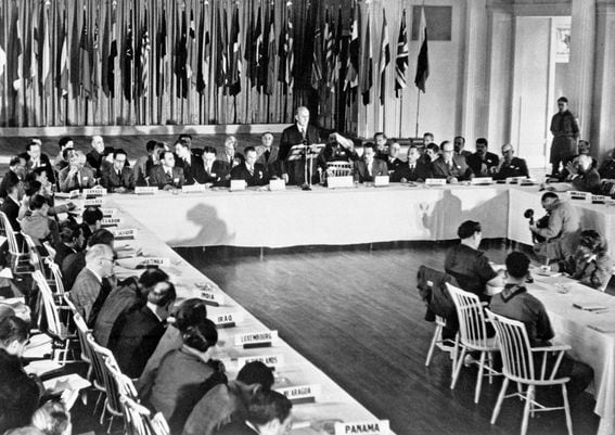 OLD GUARD: The Bretton Woods gathering in 1944 entrenched the dollar’s near-century-long reign as the world’s dominant currency (Credit: U.S. Office of War Information in the National Archives, via World Bank).