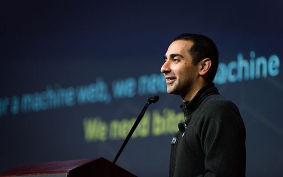 Balaji Srinivasan speaking at Consensus 2016.