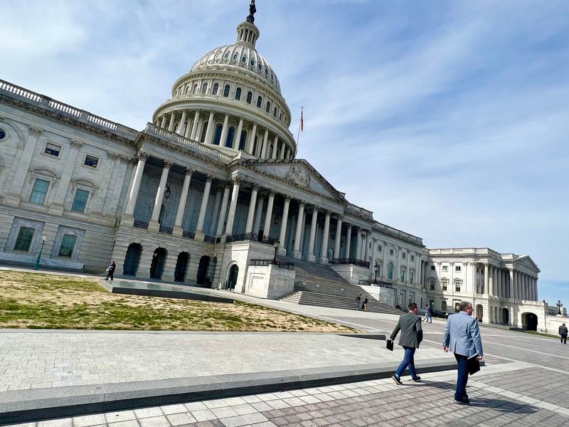 Top U.S. House Lawmakers Meet on Stablecoin Bill Strategy: Punchbowl