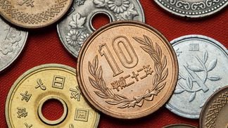 Japanese yen coins