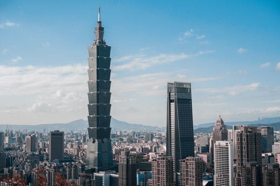 Taipei's Skyline (Lisanto/Unsplash)