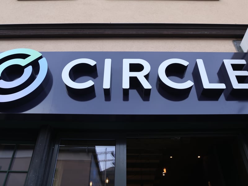 Circle Issues Euro-Backed Stablecoin EURC Natively on the Solana Blockchain