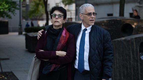 Barbara Fried and Joe Bankman at the federal courthouse where their son, Sam Bankman-Fried, was preparing to testify on Oct. 26, 2023 (Victor Chen/CoinDesk)