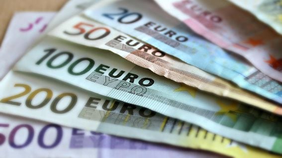 The EU is considering whether to issue its currency digitally (martaposemuckel/Pixabay)
