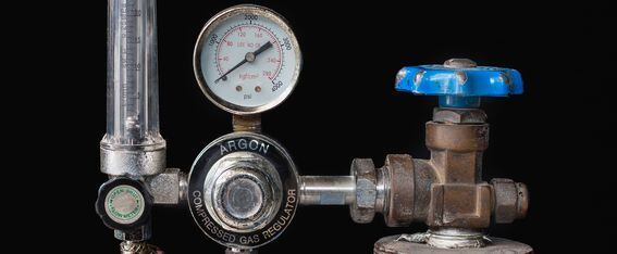 Regulator, gas pressure