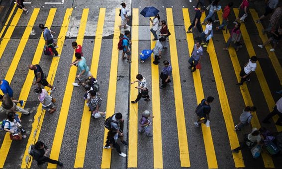 Hong Kong road crossing/people