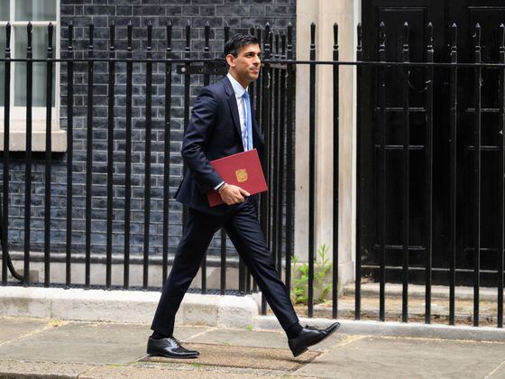 Rishi Sunak resigns as U.K. finance minister( Leon Neal /GettyImages)