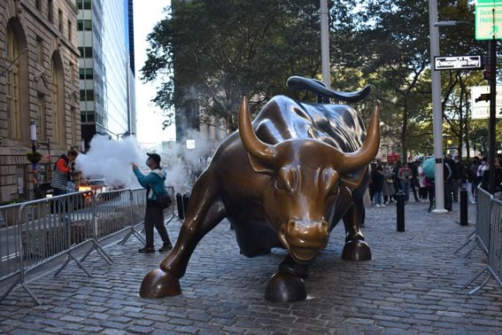 Wall Street's charging bull (Cheyenne Ligon/CoinDesk)