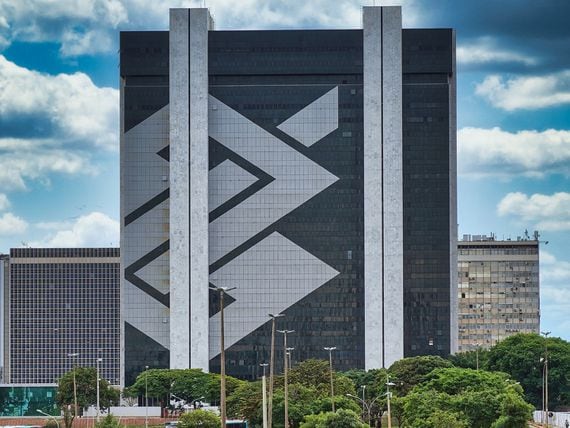Headquarters of Banco do Brasil in Brasilia, Brazil. (Henrique Dias/Unsplash)