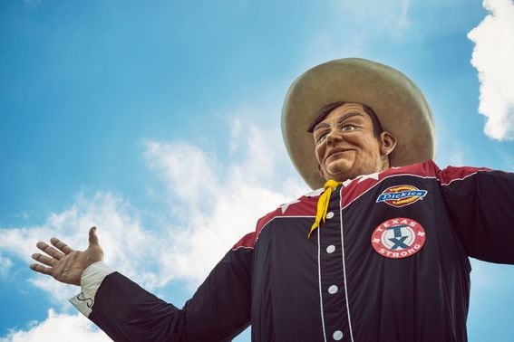 Big Tex image via Leena Robinson/Shutterstock