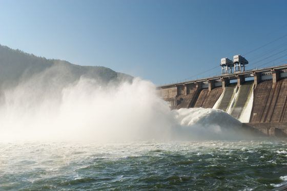 A hydro-electric dam (Shutterstock)