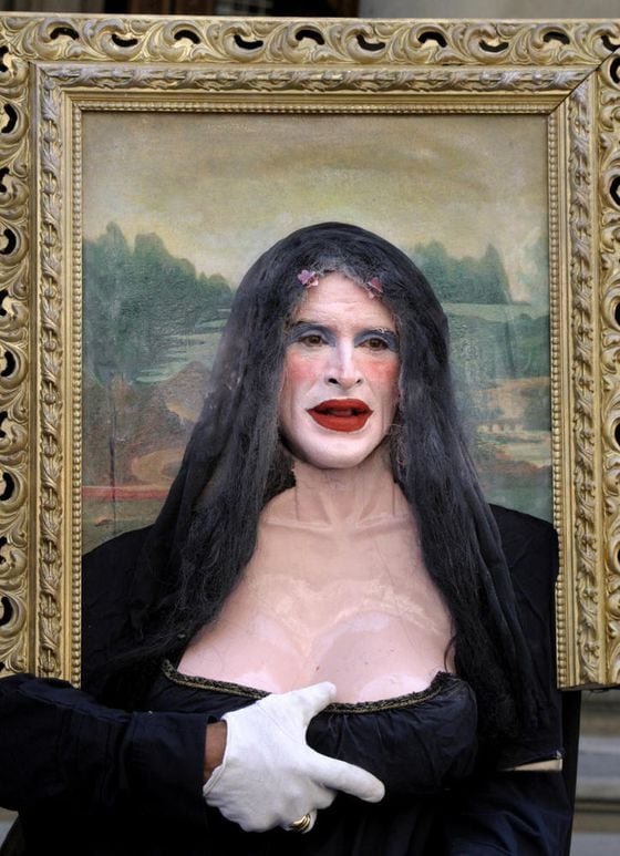Florence, Italy Mona Lisa mime