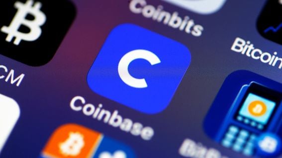 Coinbase app (Chesnot/Getty Images)